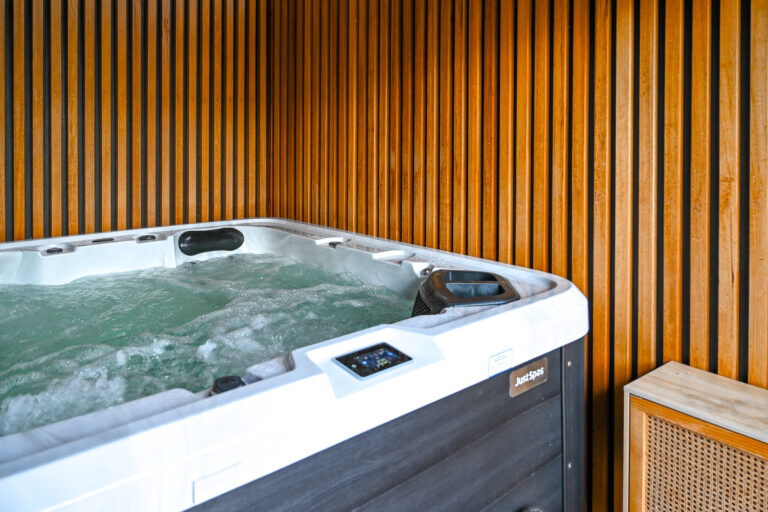 jacuzzi spa